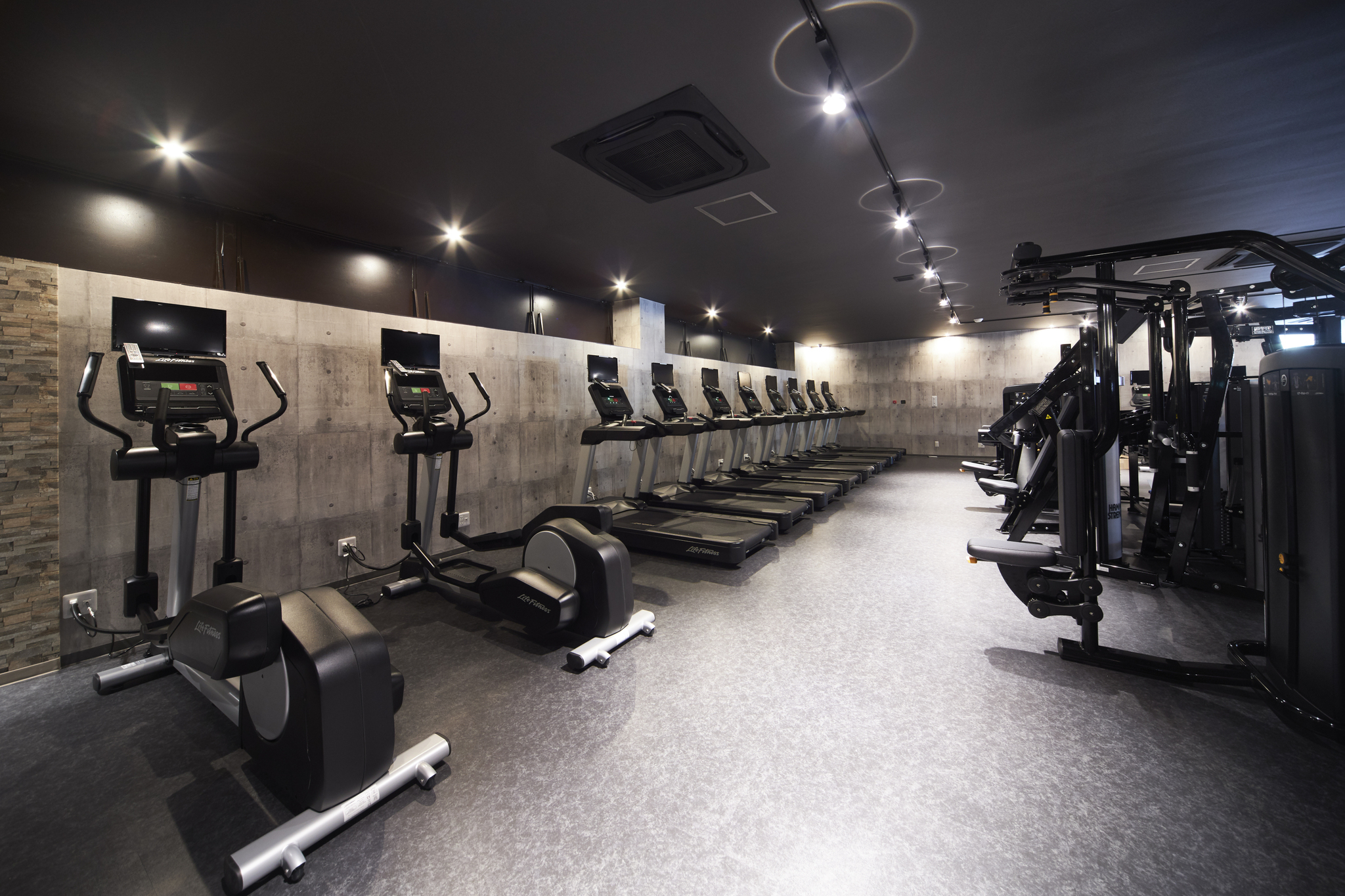 有酸素運動が思い切りできるジムをお探しならFiT24への画像