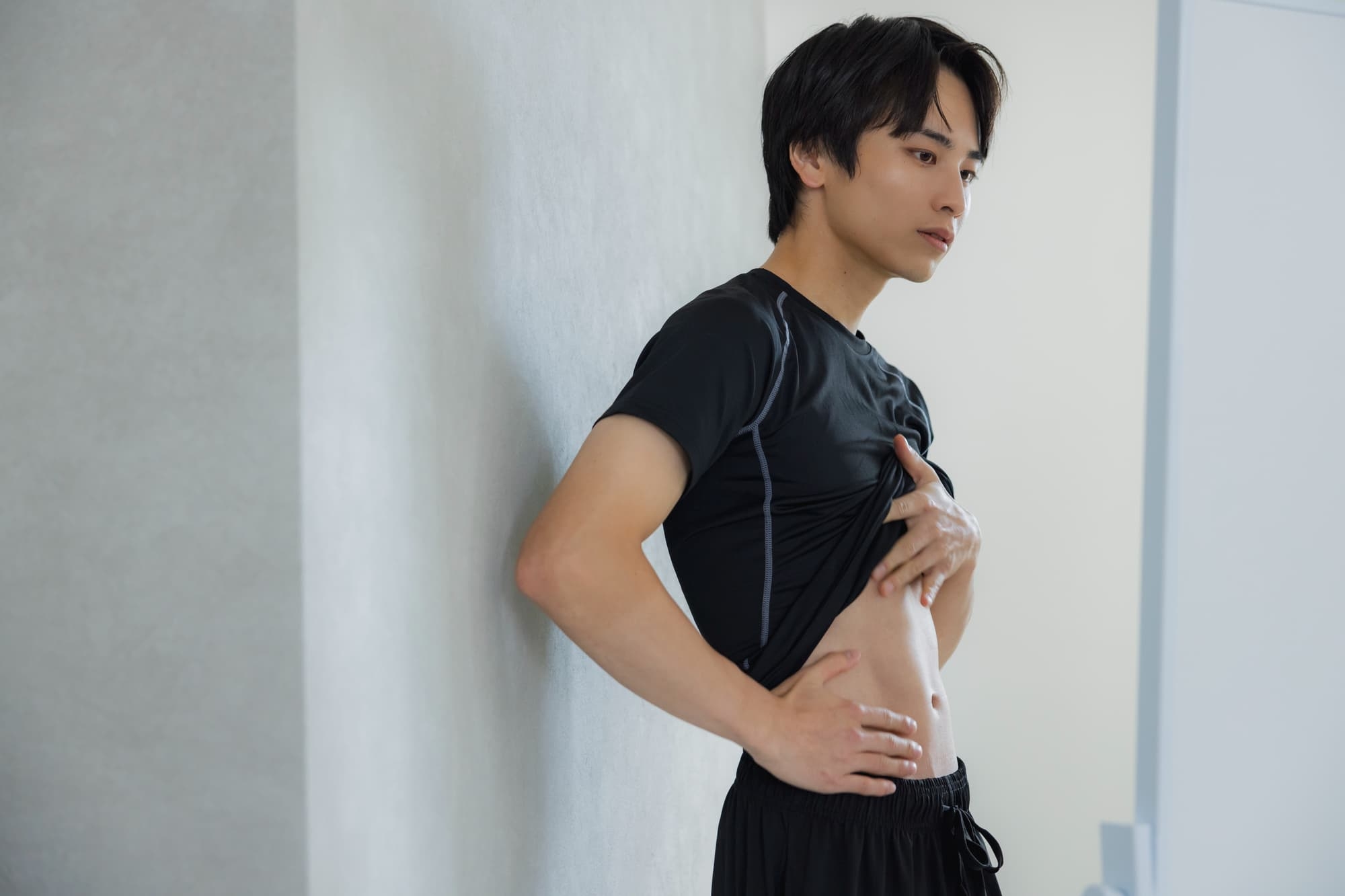 ジムで腹筋を鍛える！マシンの使い方やおすすめのトレーニングメニューを紹介の画像